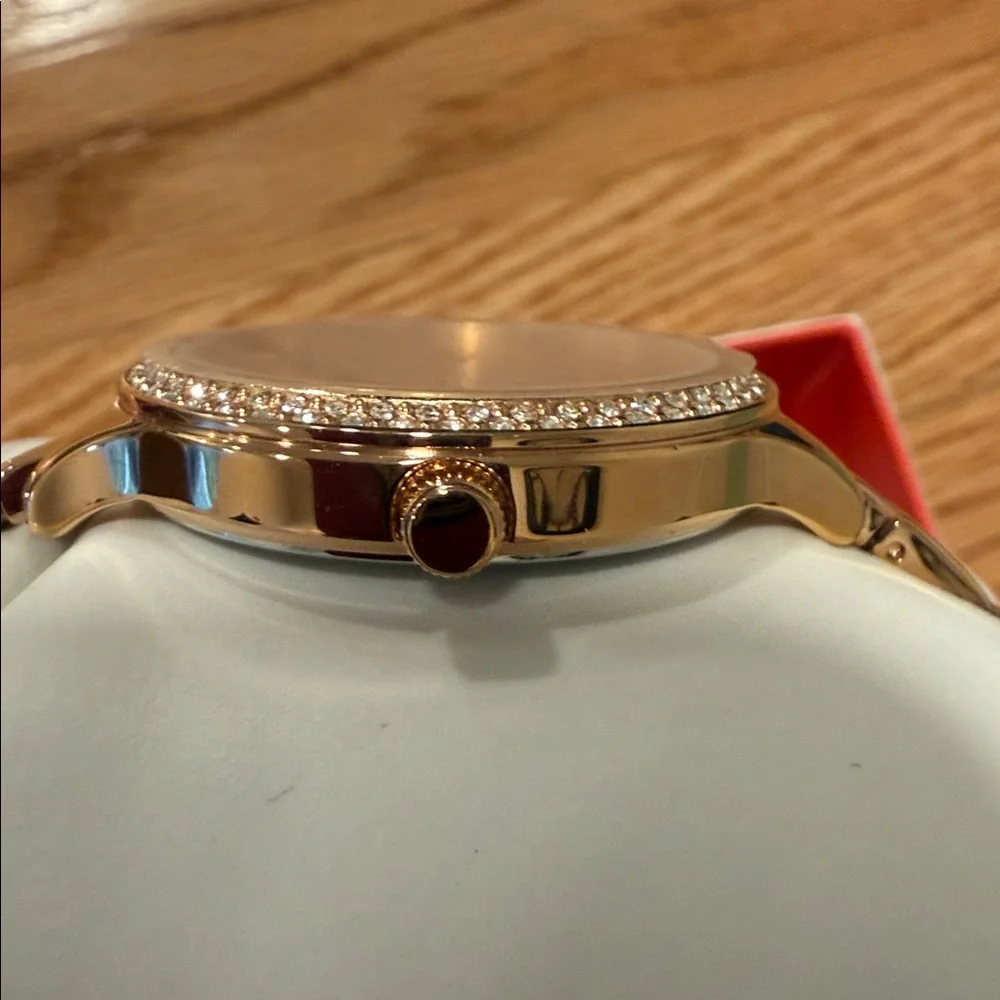 Caravelle New York Rose Gold Crystal Face Women’s Watch brand new retail $120